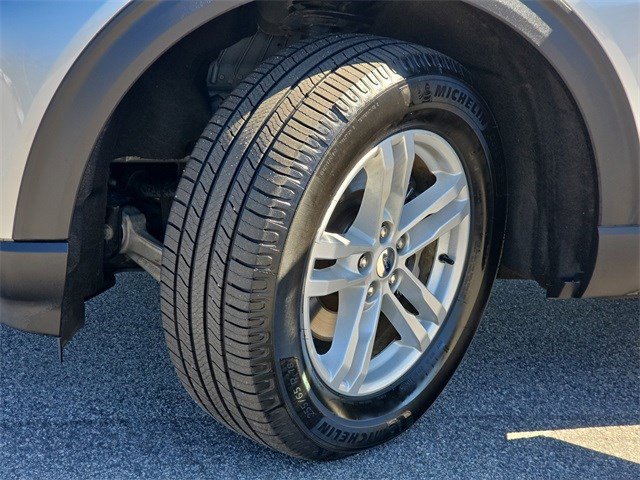 Used 2021 Ford Explorer XLT image 29