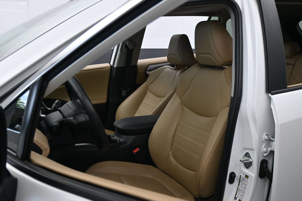Used 2023 Toyota RAV4 Limited FWD image 10
