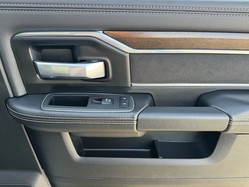 Used 2024 RAM 2500 Laramie AWD/4WD image 22