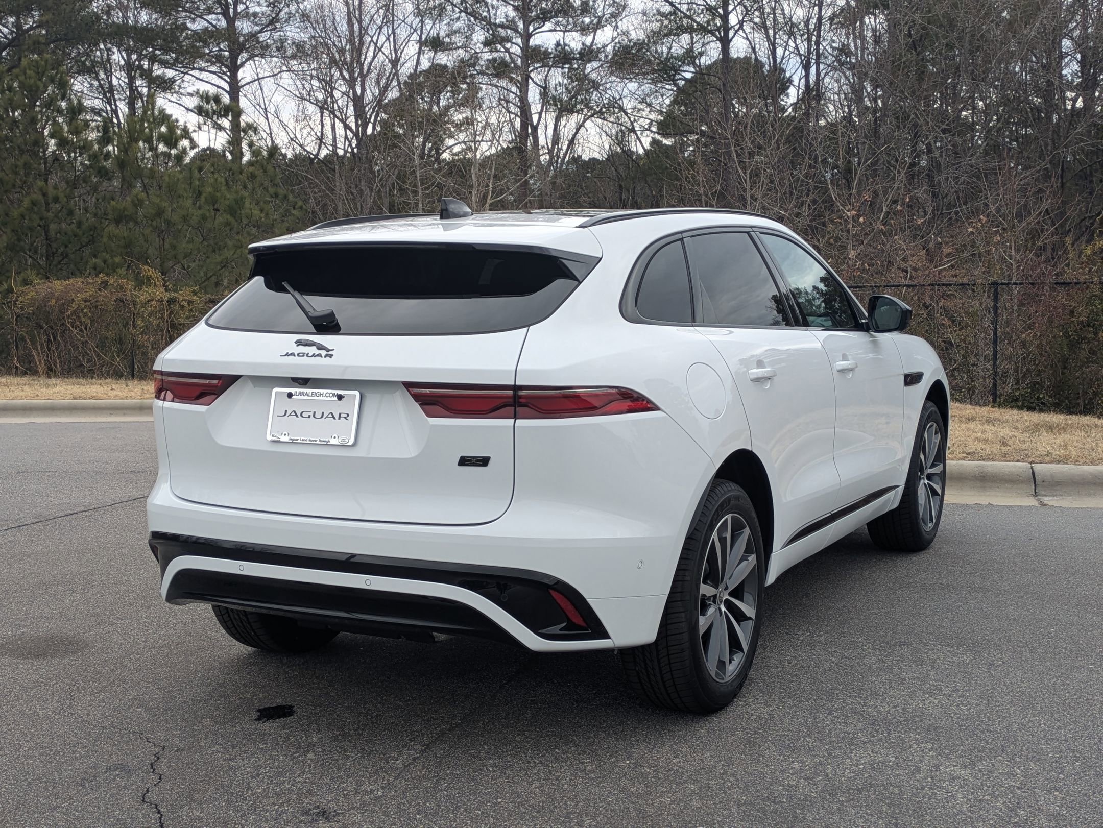 New 2026 Jaguar F-PACE R-Dynamic S image 5