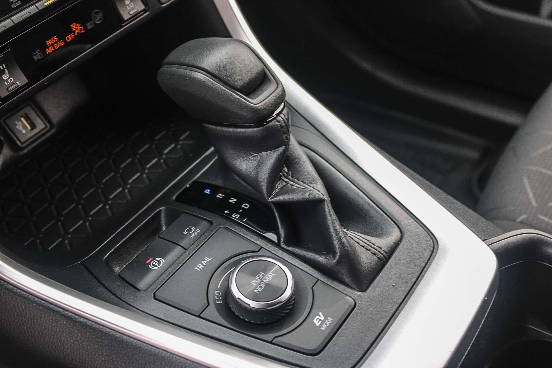 Certified 2023 Toyota RAV4 XLE w/ Convenience Package image 20