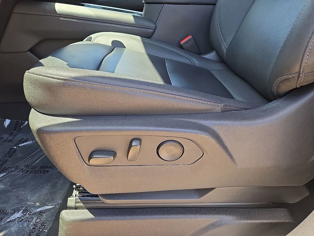 Used 2025 Chevrolet Tahoe LT AWD/4WD image 24