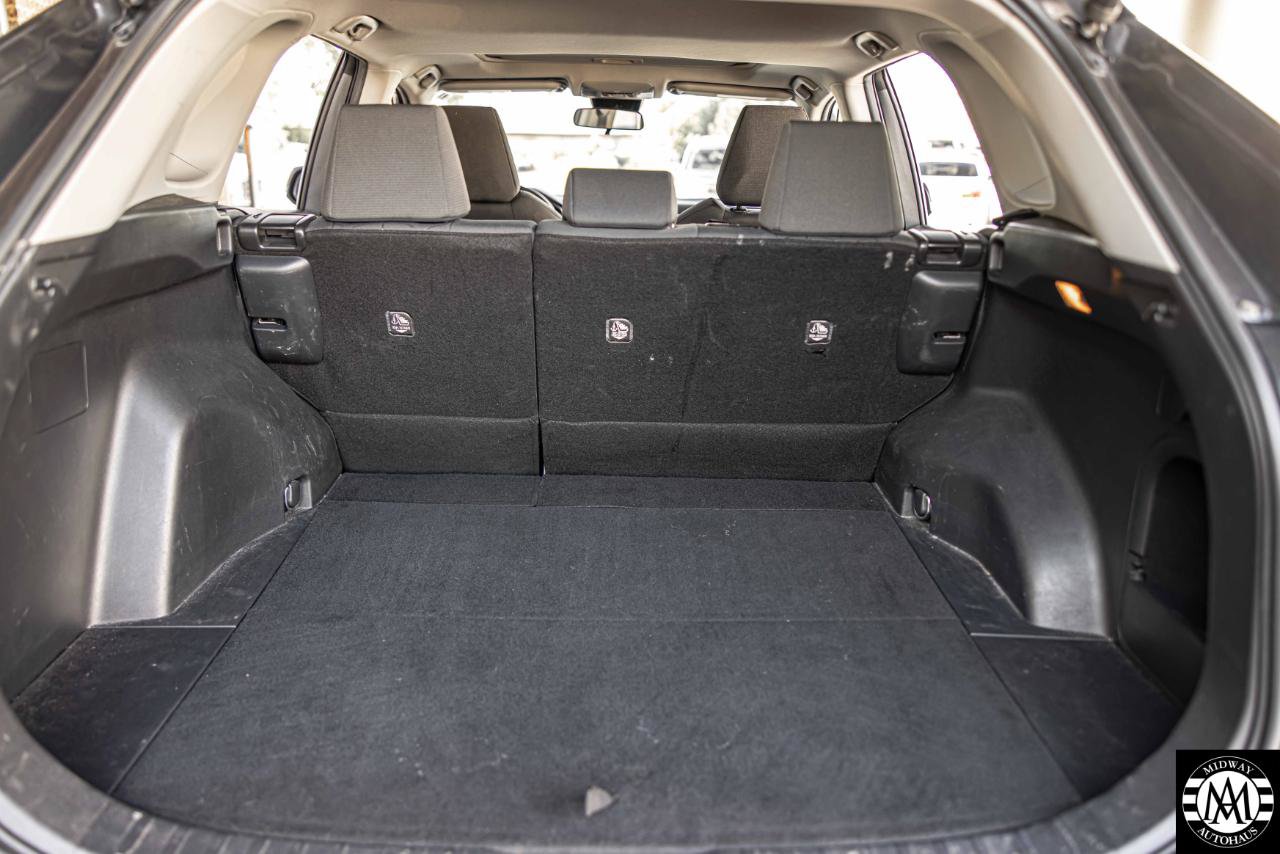 Used 2021 Toyota RAV4 XLE w/ Convenience Package AWD/4WD image 13