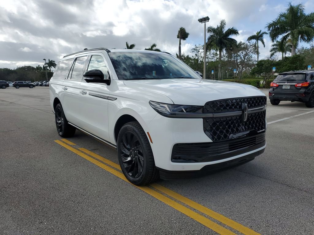New 2025 Lincoln Navigator L Reserve w/ Jet Appearance Package image 31