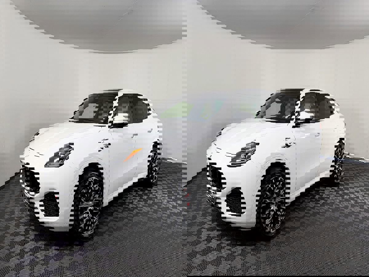 Used 2023 Maserati Grecale Modena image 2