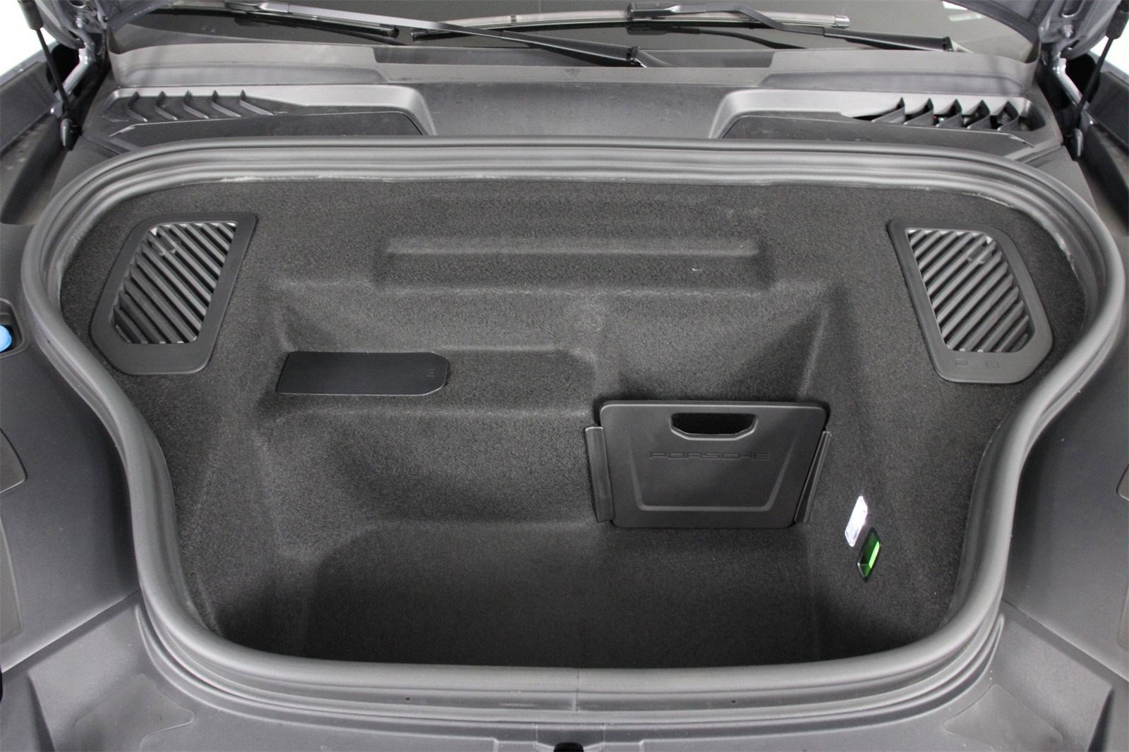 New 2025 Porsche Macan Turbo Electric image 20