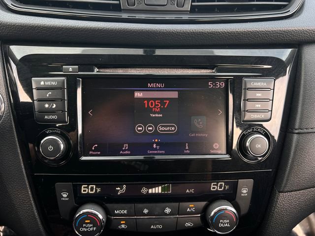 Used 2018 Nissan Rogue SV FWD image 22