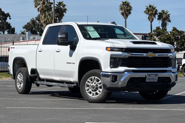 Used 2025 Chevrolet Silverado 2500 LT w/ Convenience Package image 2