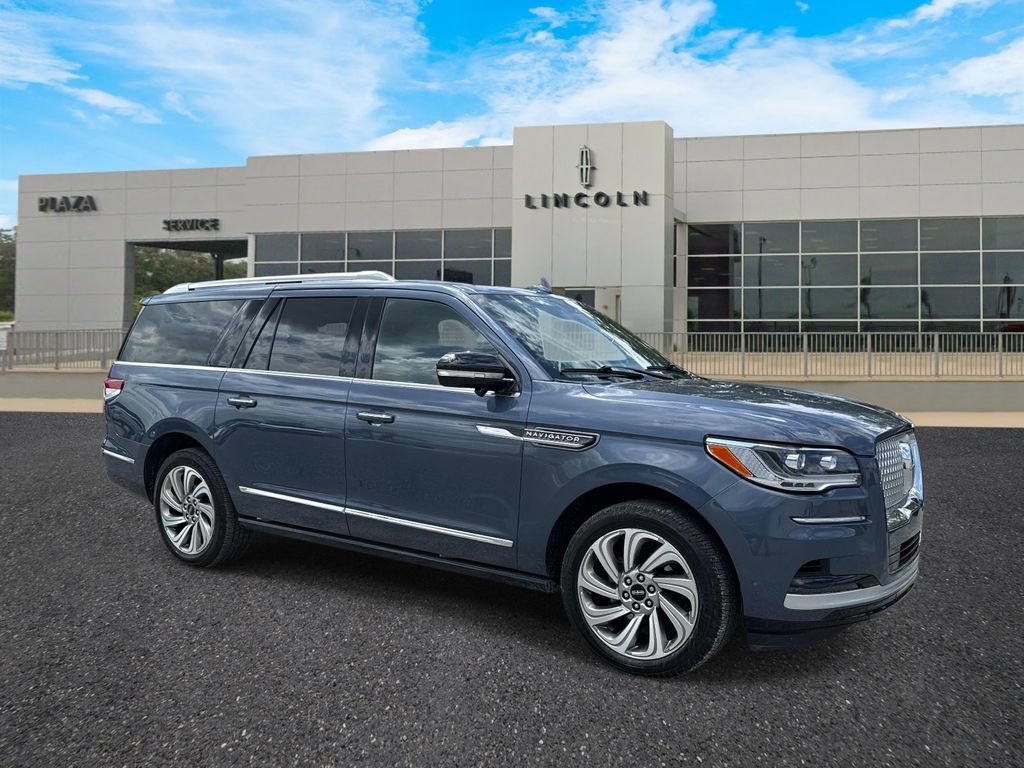 Certified 2022 Lincoln Navigator L Reserve AWD/4WD image 1