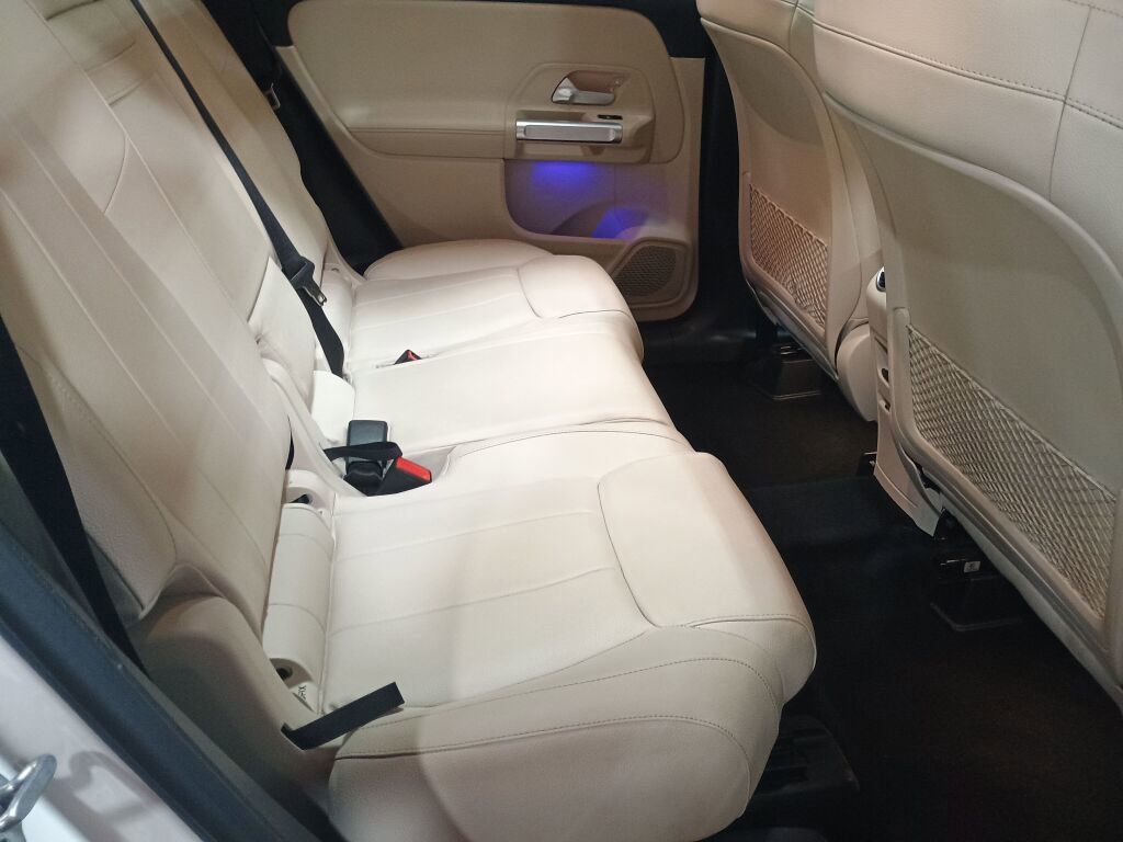 Used 2021 Mercedes-Benz GLB 250 4MATIC image 24