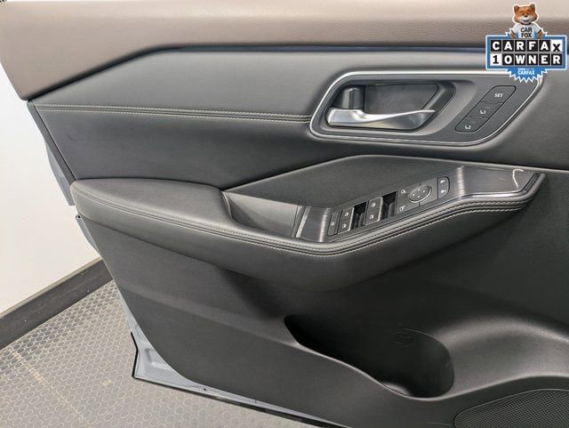 Used 2023 Nissan Rogue Platinum w/ Platinum Premium Package image 9