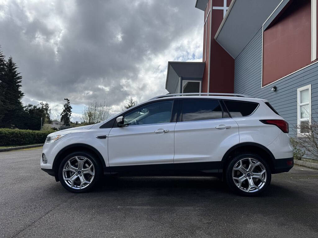 Used 2019 Ford Escape Titanium image 6