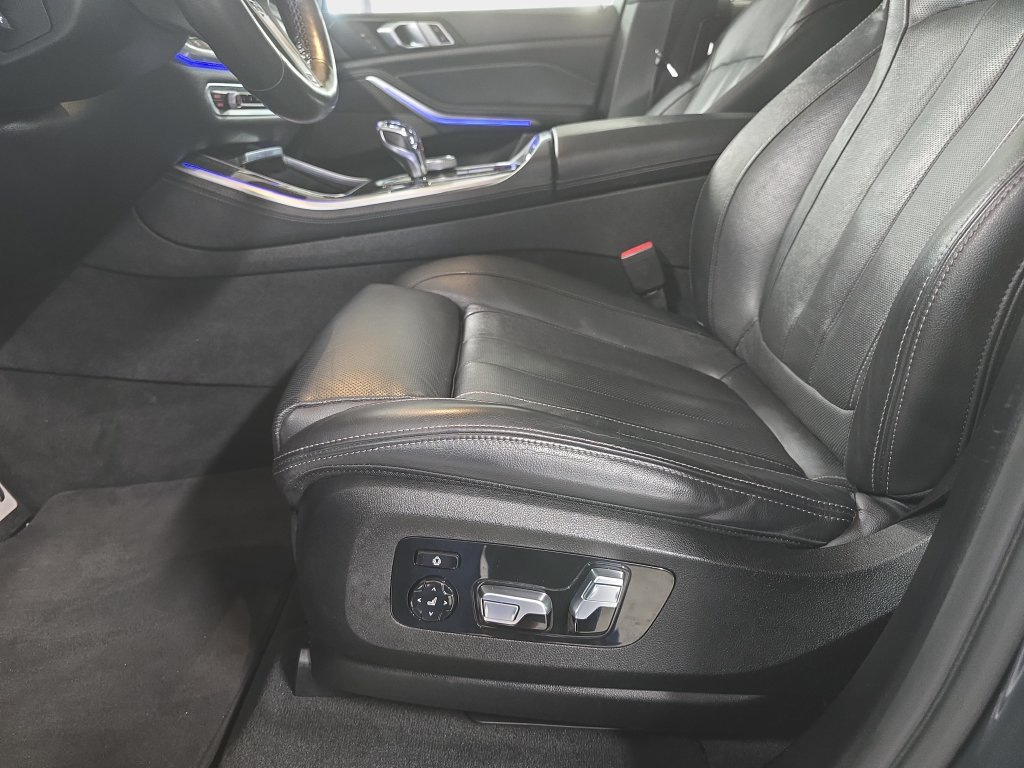 Used 2021 BMW X5 M50i w/ Executive Package AWD/4WD image 24