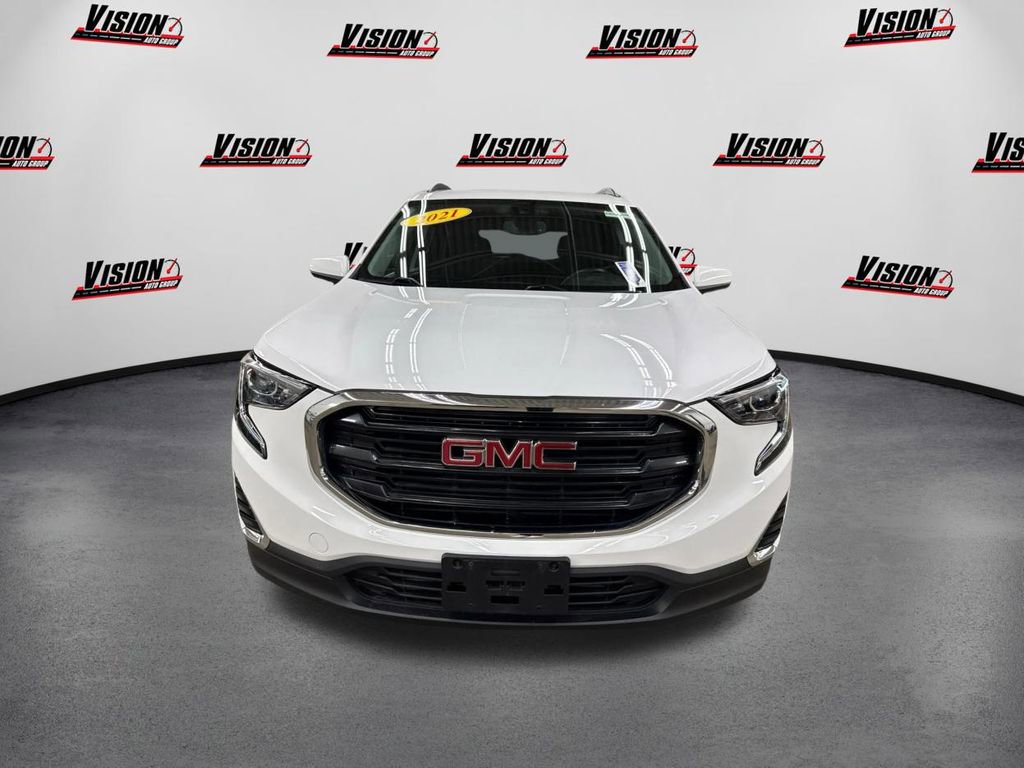 Used 2021 GMC Terrain SLE w/ Driver Convenience Package image 2