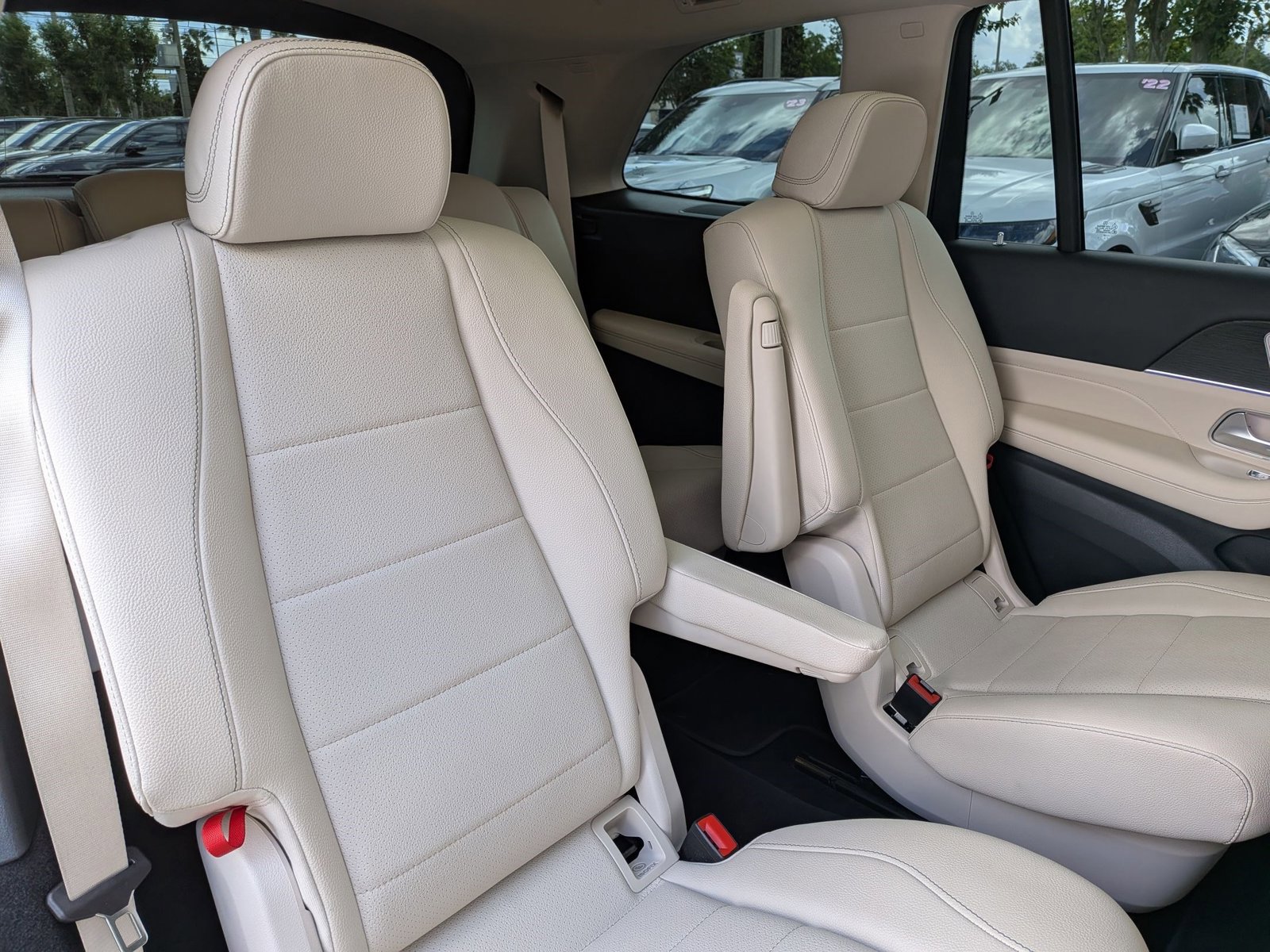 Used 2023 Mercedes-Benz GLS 450 4MATIC image 18