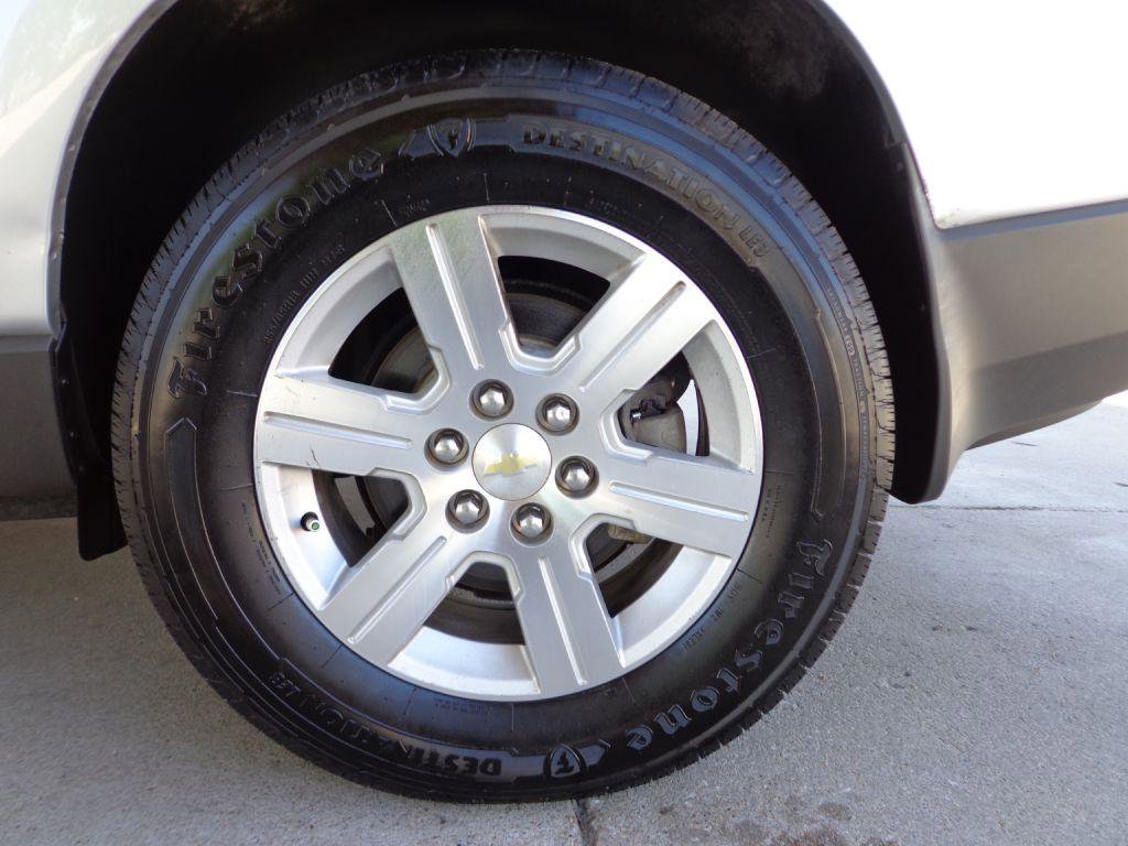 Used 2011 Chevrolet Traverse LT AWD/4WD image 11