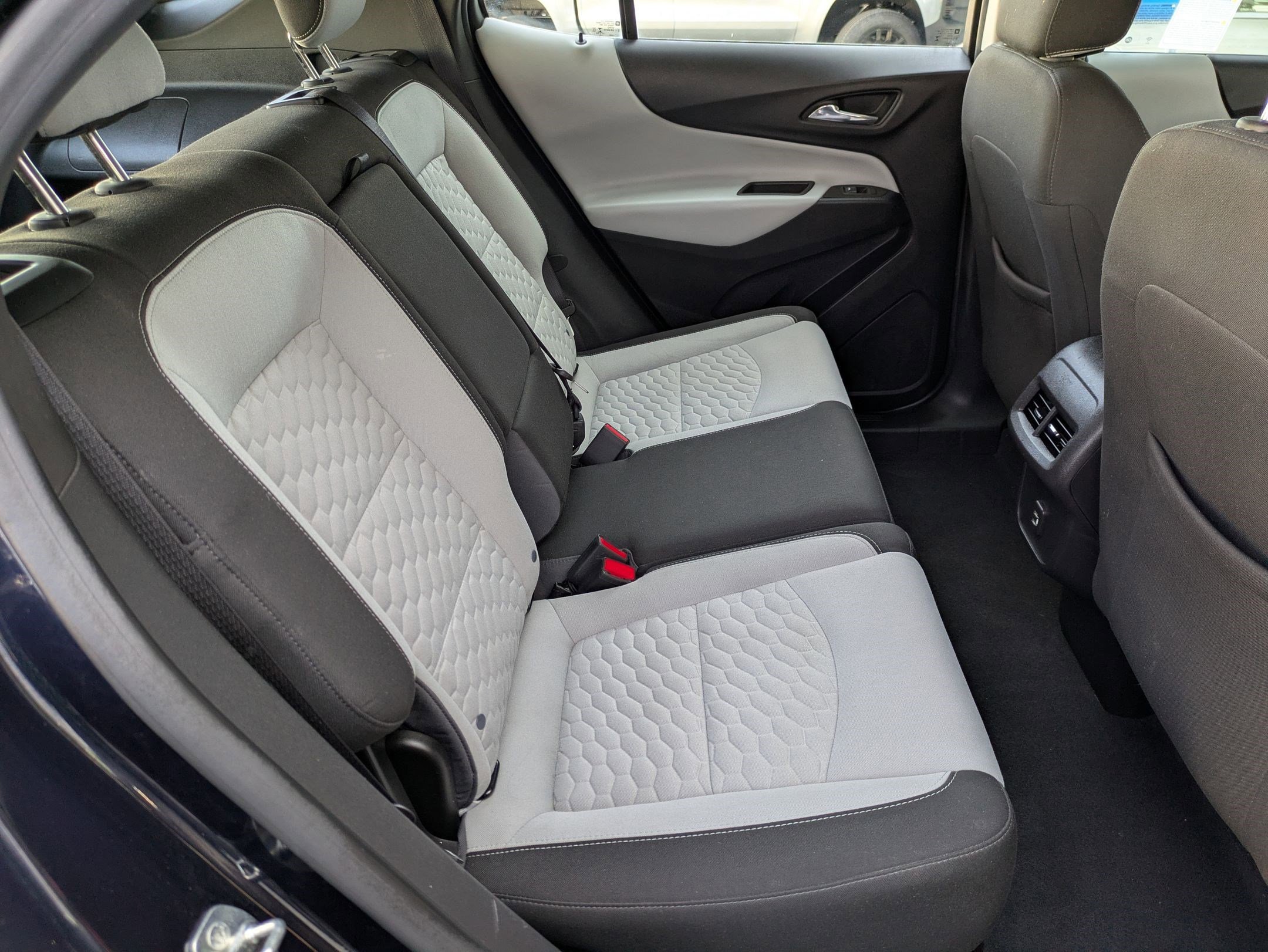 Used 2020 Chevrolet Equinox LS image 26