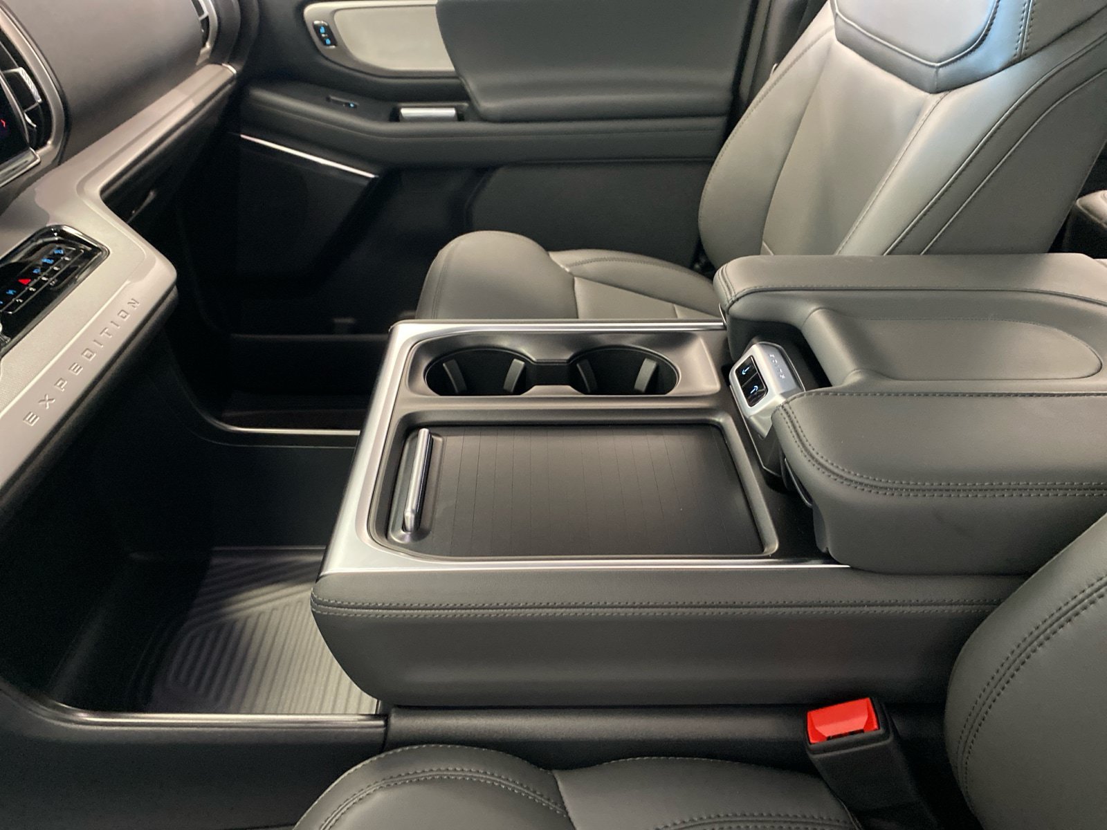 New 2026 Ford Expedition Active AWD/4WD image 28