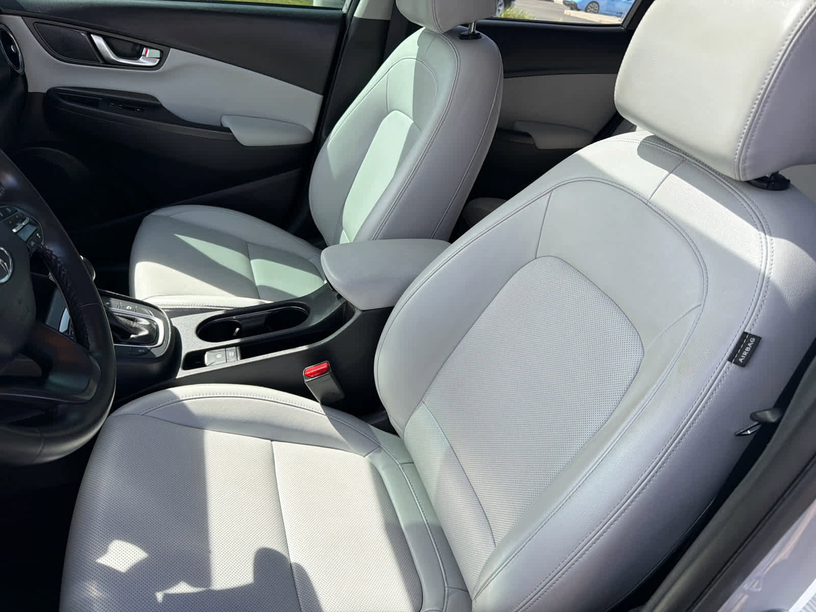 Used 2023 Hyundai Kona Limited AWD/4WD image 19