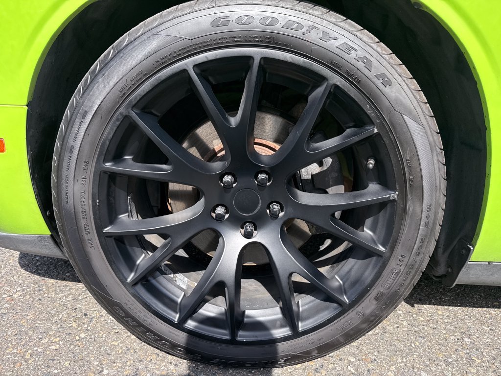 Used 2015 Dodge Challenger R/T Shaker RWD image 12