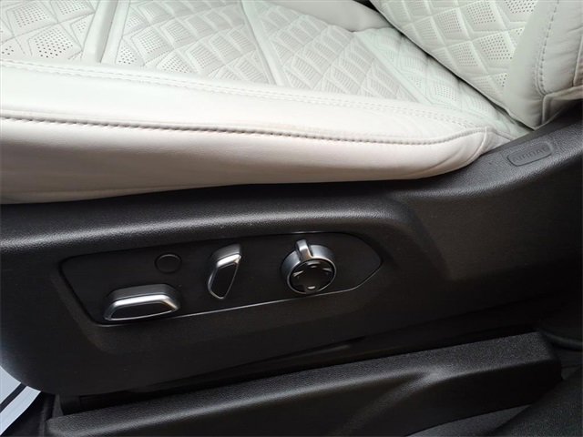 Used 2025 Cadillac Escalade ESV Sport Platinum image 20