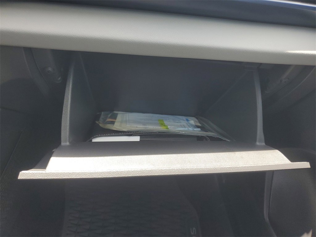 Used 2022 Volkswagen Taos SE image 90