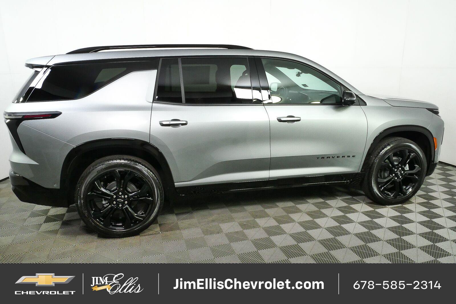 New 2027 Chevrolet Traverse RS w/ LPO, Floor Liner Package AWD/4WD image 2