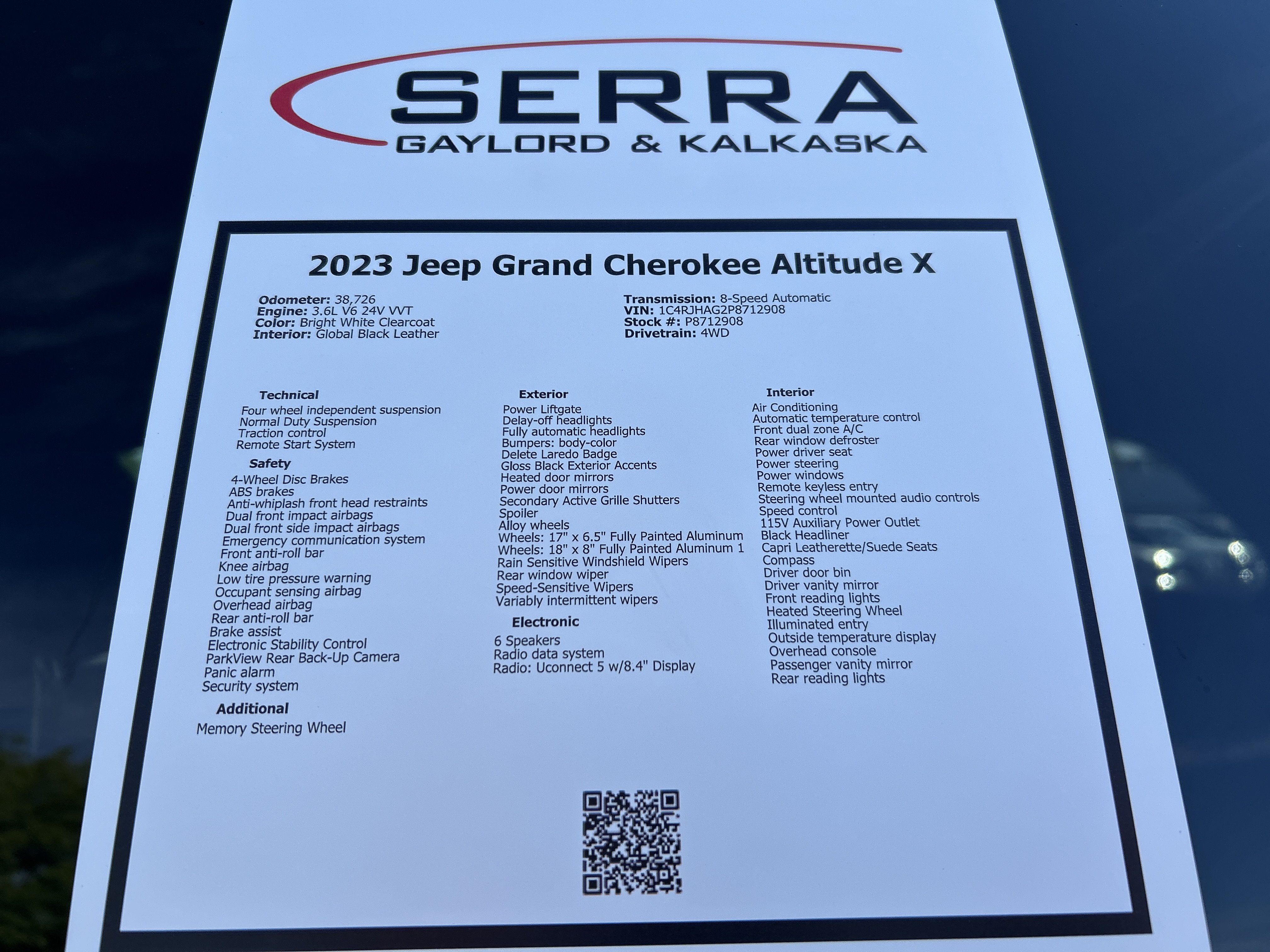 Used 2023 Jeep Grand Cherokee Altitude AWD/4WD image 25