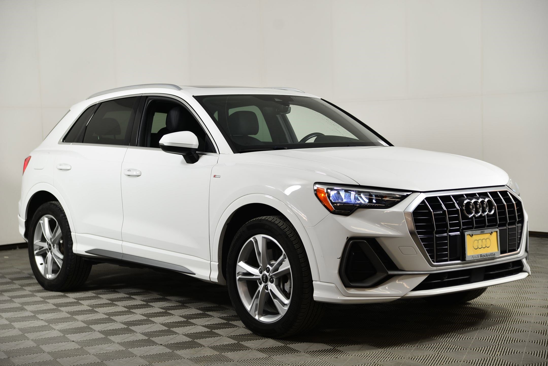 Certified 2021 Audi Q3 2.0T Premium w/ Convenience Package image 6