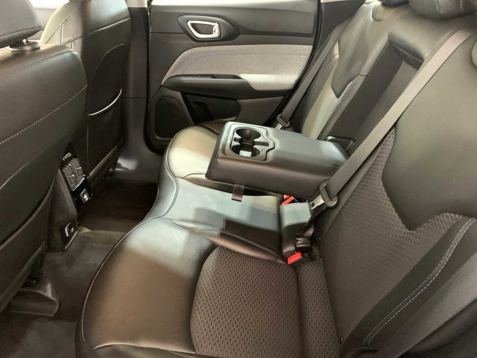 Used 2022 Jeep Compass Latitude image 9