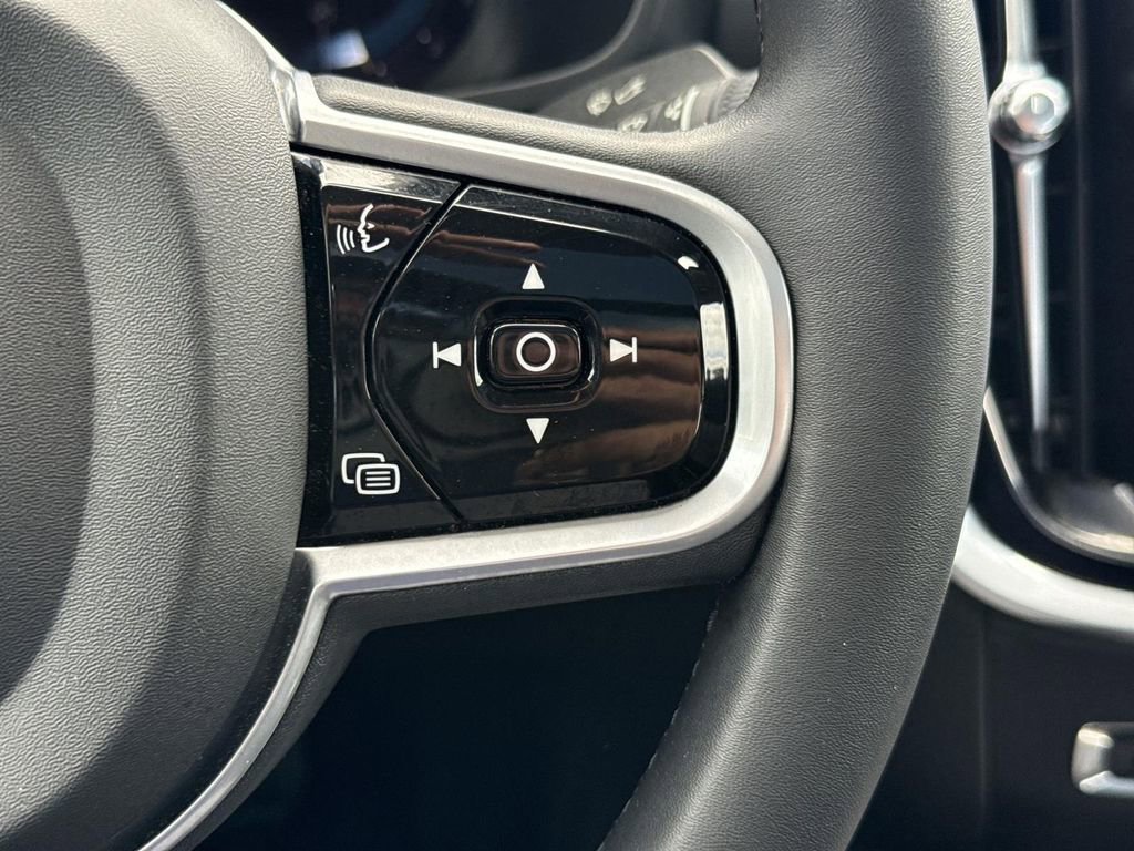 Used 2023 Volvo S60 B5 Plus w/ Protection Package Premier image 34