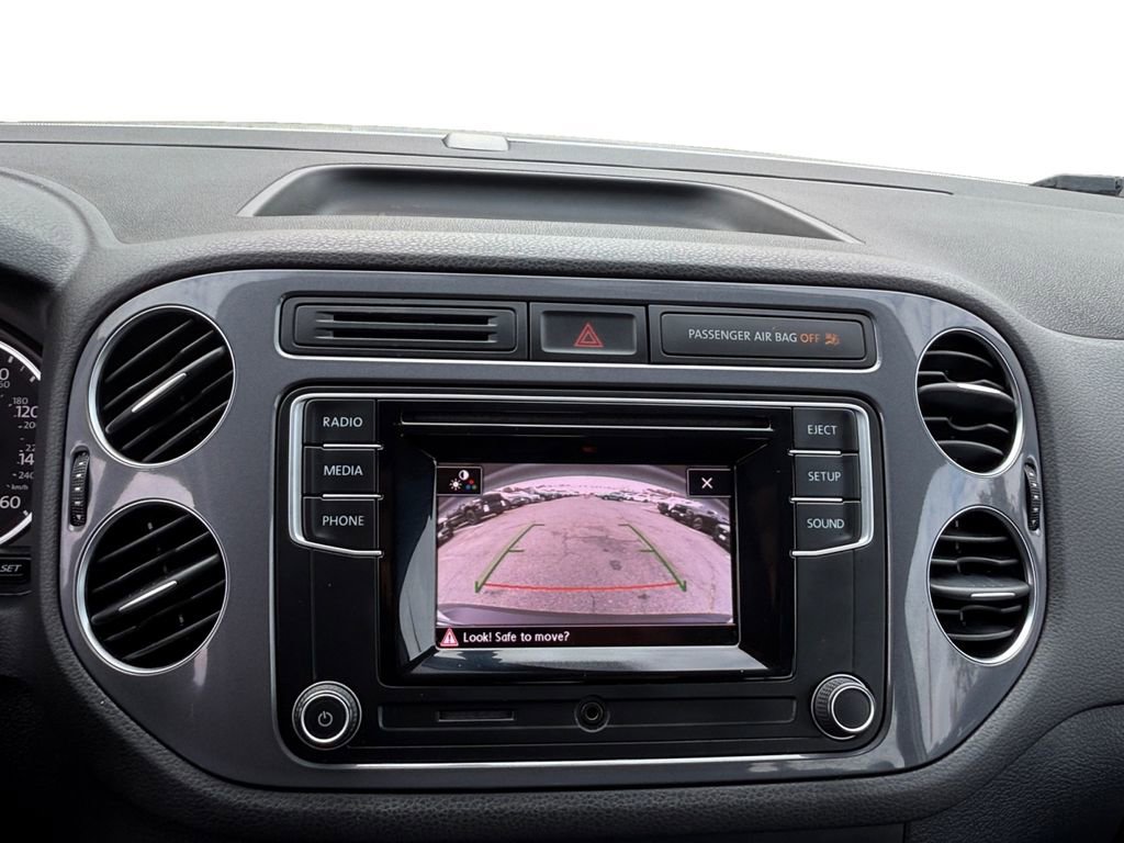 Used 2018 Volkswagen Tiguan Limited image 15