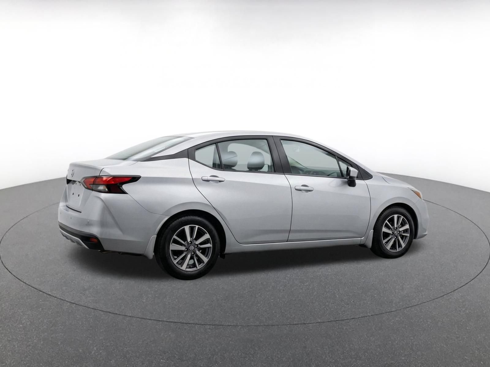 Used 2025 Nissan Versa SV FWD image 9