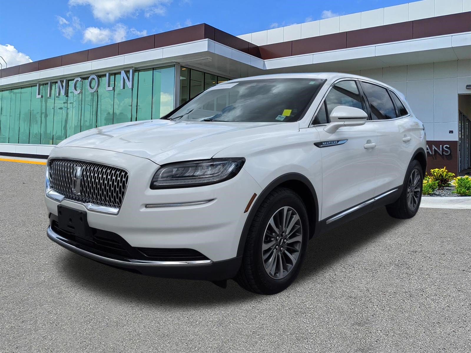 Certified 2023 Lincoln Nautilus Reserve AWD/4WD image 9