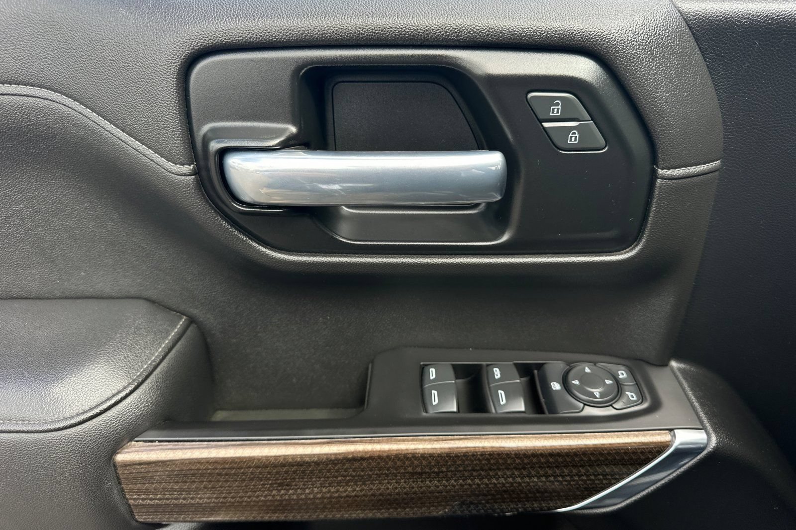 Used 2021 Chevrolet Silverado 1500 RST AWD/4WD image 11