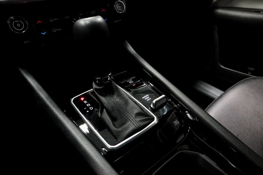 Used 2024 Jeep Compass Limited image 32