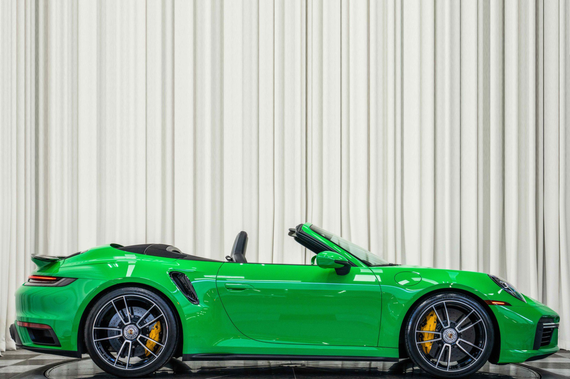 Used 2021 Porsche 911 Turbo S image 2