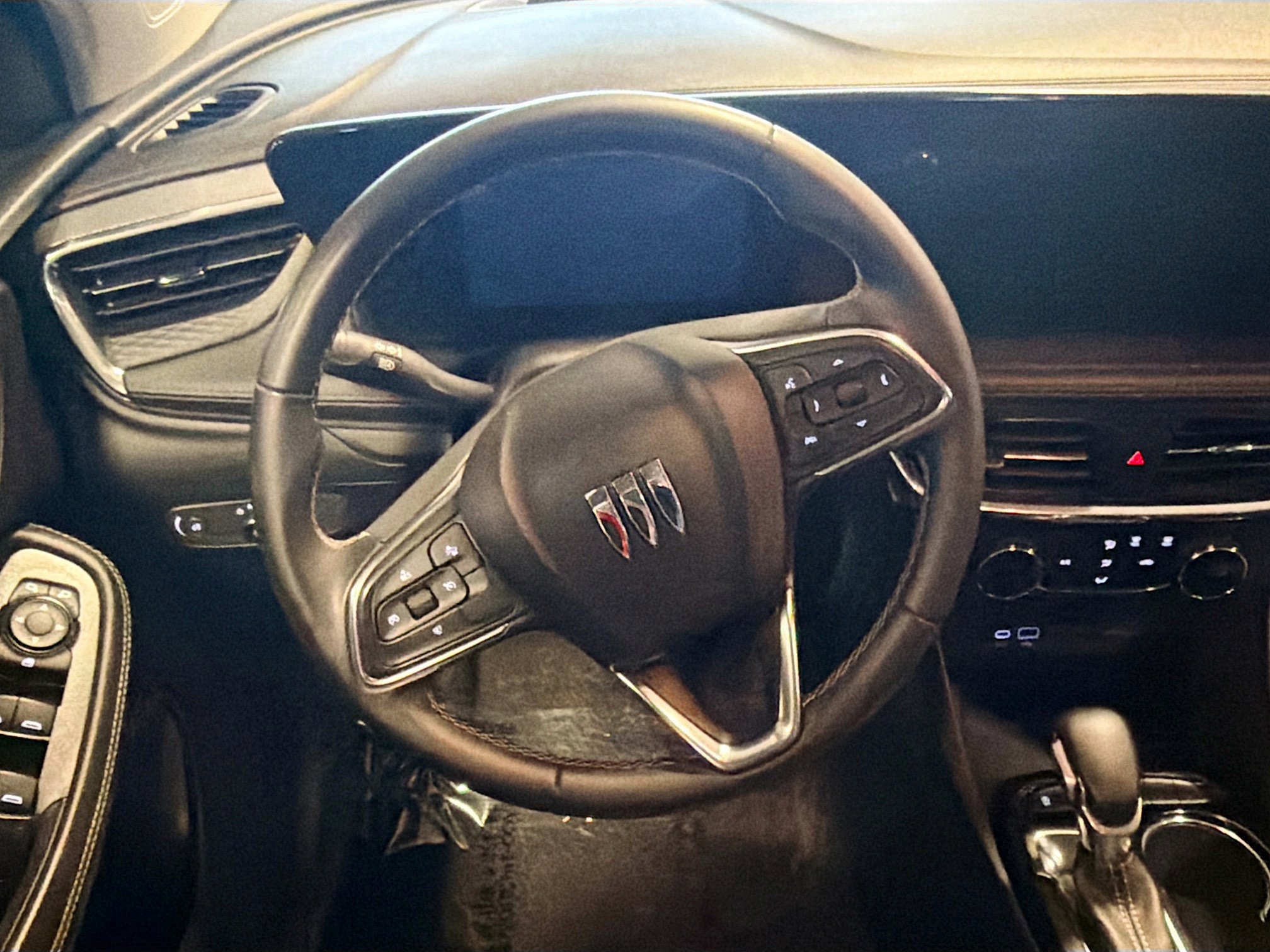 Used 2025 Buick Encore GX Preferred AWD/4WD image 18