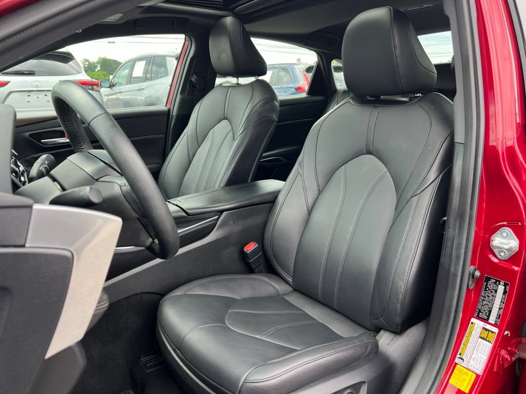 Used 2022 Toyota Avalon XLE w/ Moonroof Package FWD image 18