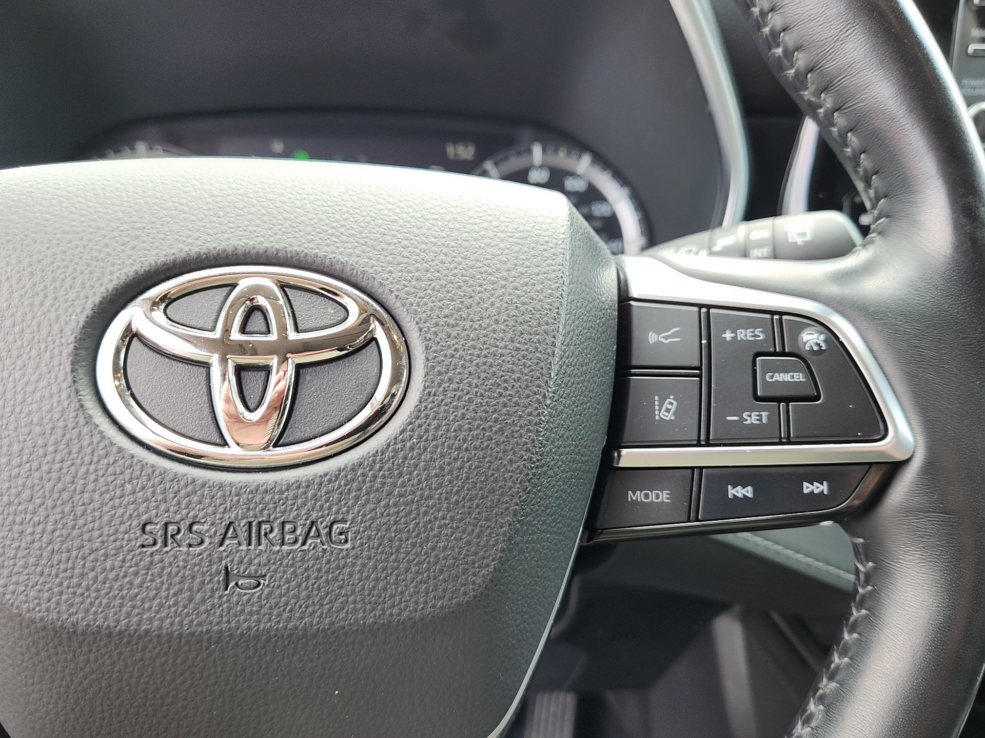 Certified 2021 Toyota Highlander Limited AWD/4WD image 19