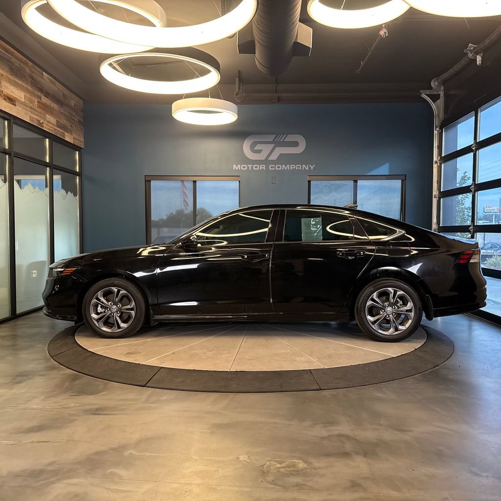 Used 2023 Honda Accord EX-L image 6