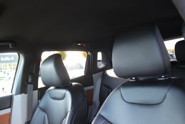 Used 2024 Jeep Compass Limited image 21