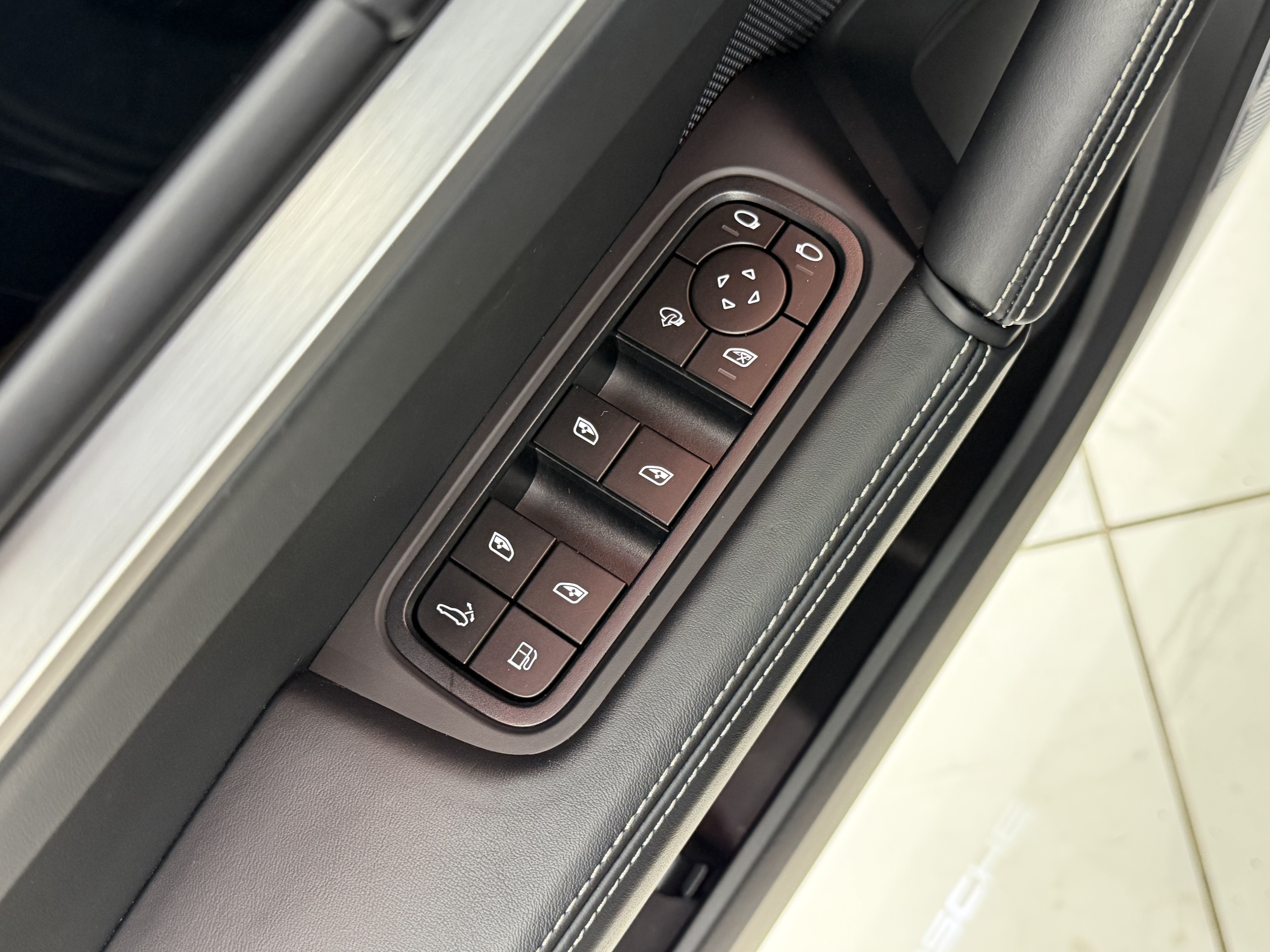 Certified 2026 Porsche Cayenne S AWD/4WD image 30