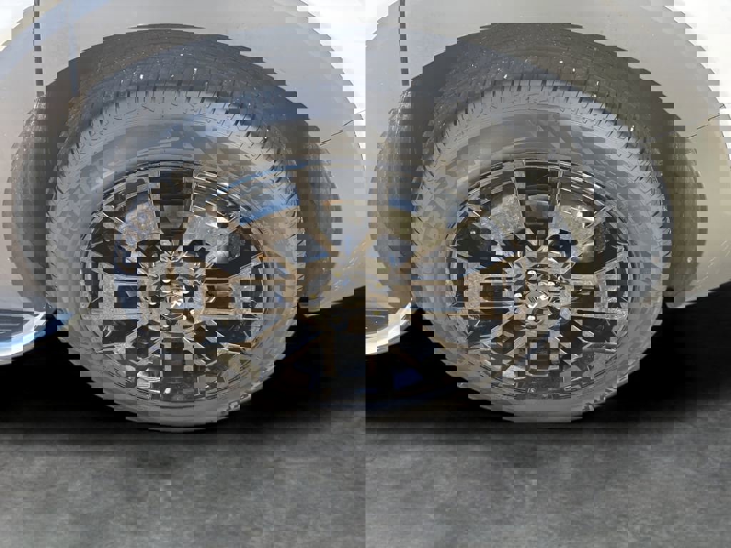 Used 2022 Kia Telluride SX w/ SX Prestige Package image 5