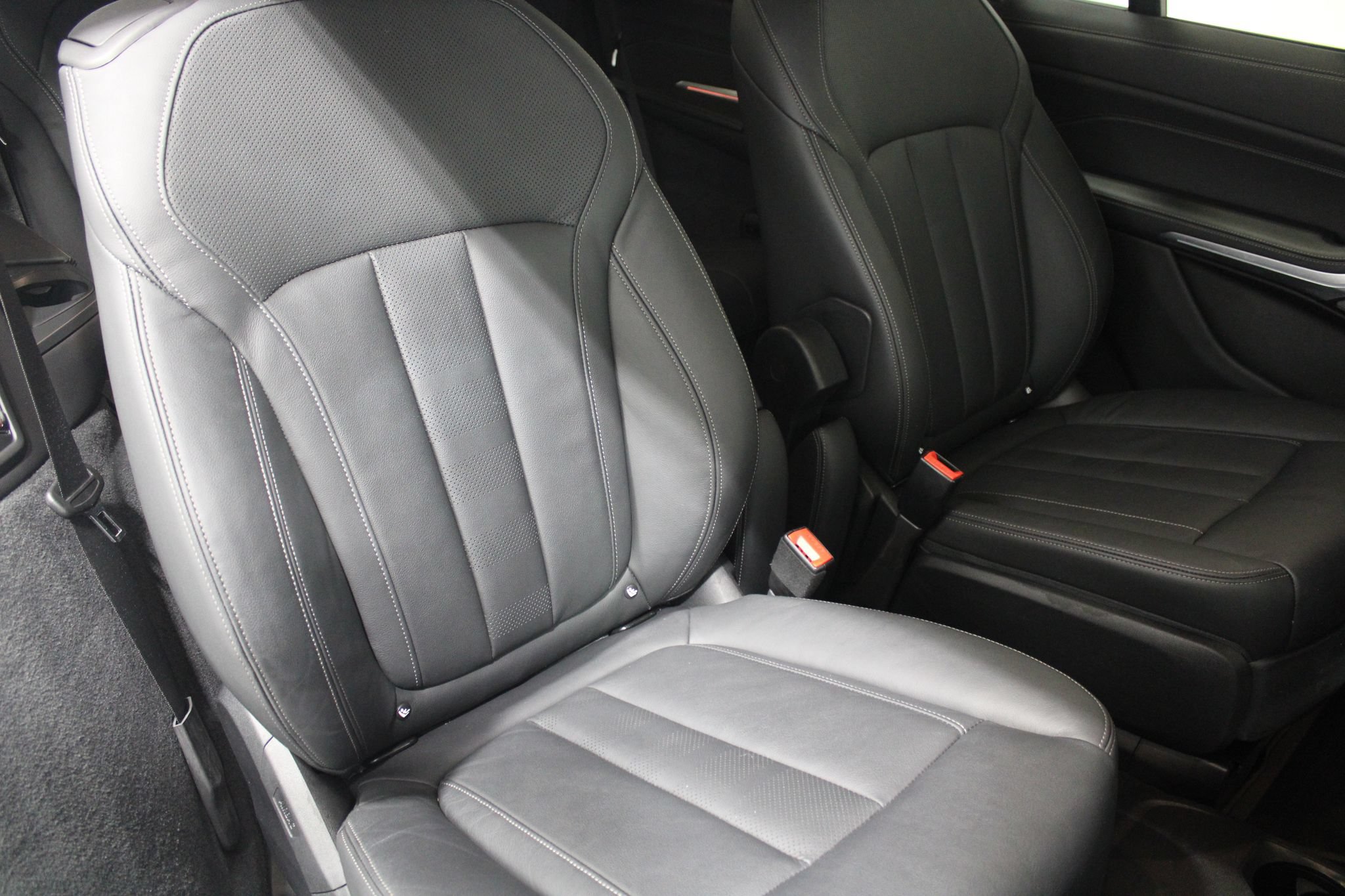 Used 2021 BMW X7 xDrive40i w/ Executive Package AWD/4WD image 28
