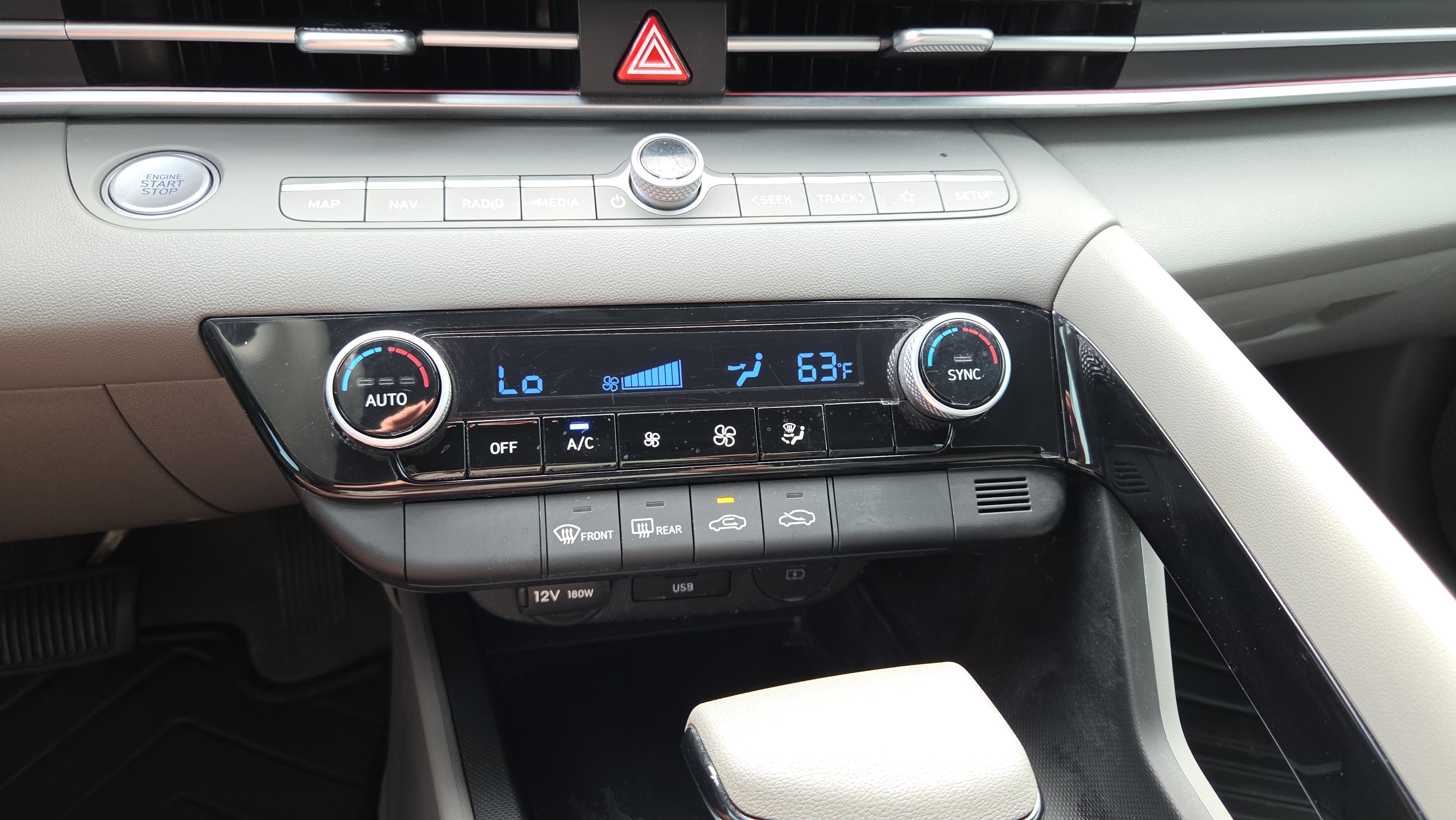 Used 2024 Hyundai Elantra Blue FWD image 26