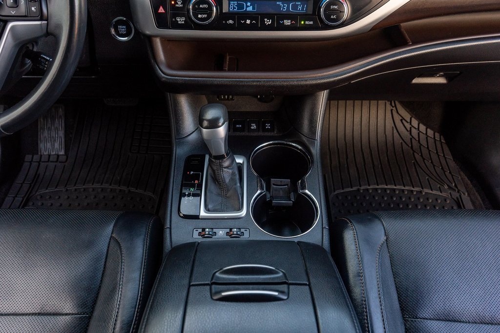 Used 2014 Toyota Highlander Limited image 25