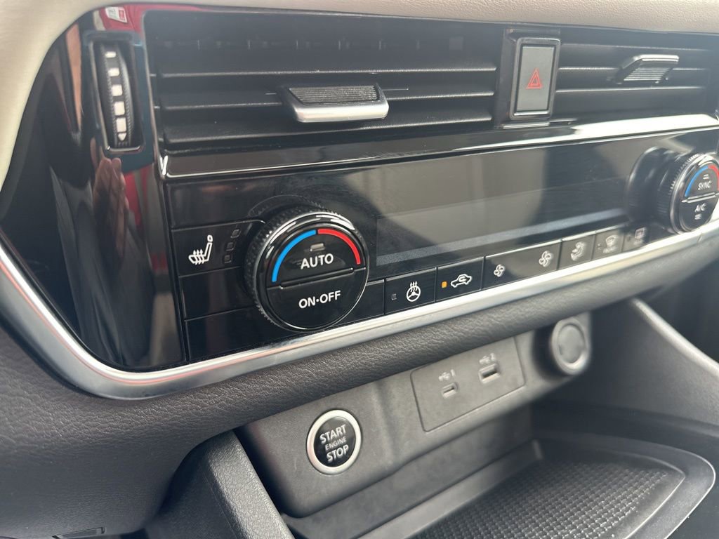 Used 2021 Nissan Rogue SV w/ Premium Package FWD image 21