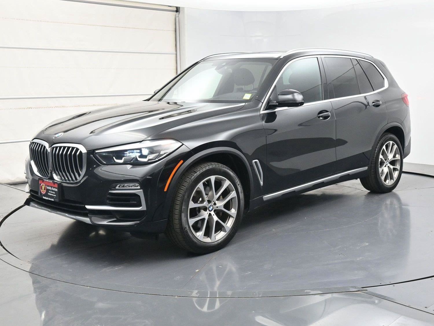 Used 2021 BMW X5 xDrive40i w/ Premium Package 2