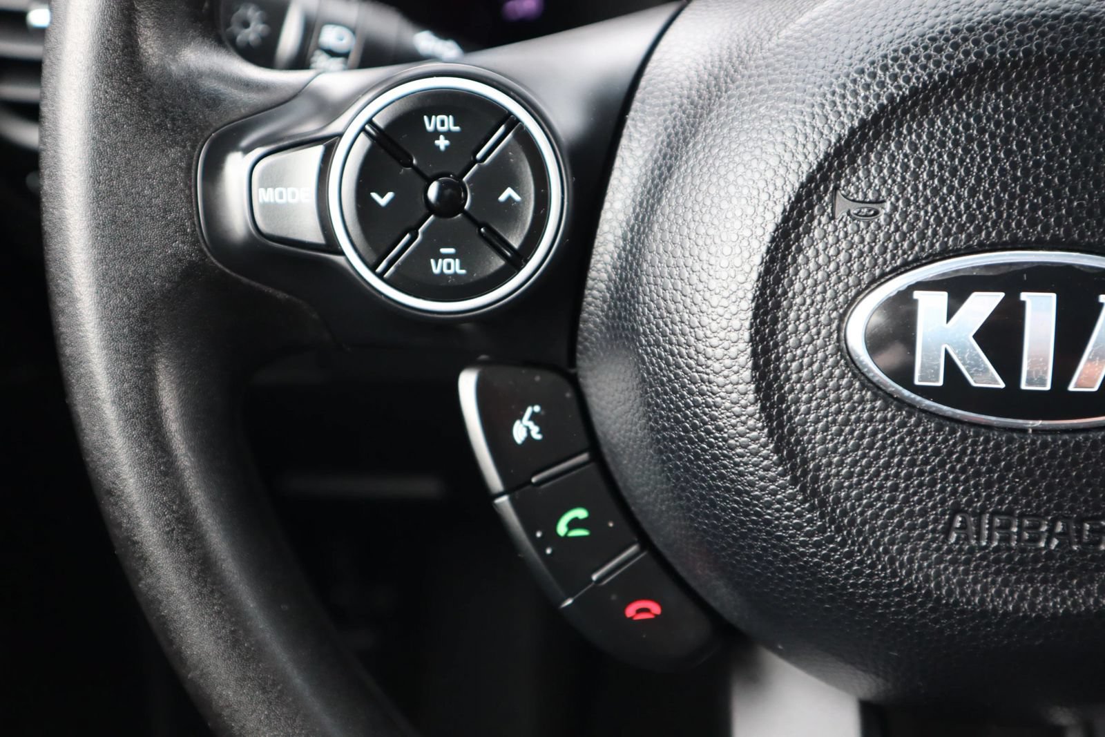 Used 2014 Kia Soul + FWD image 25